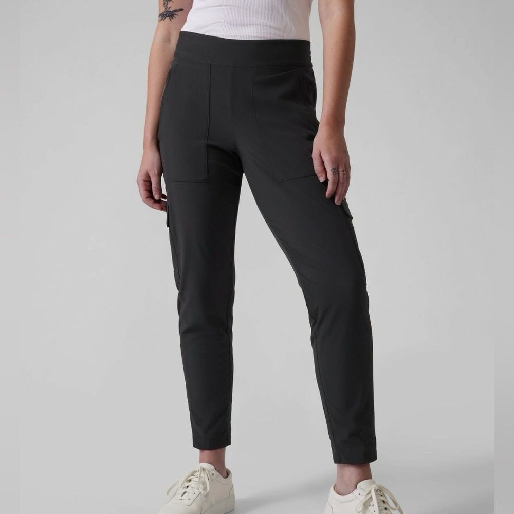 Athleta chelsea cargo lined pants black